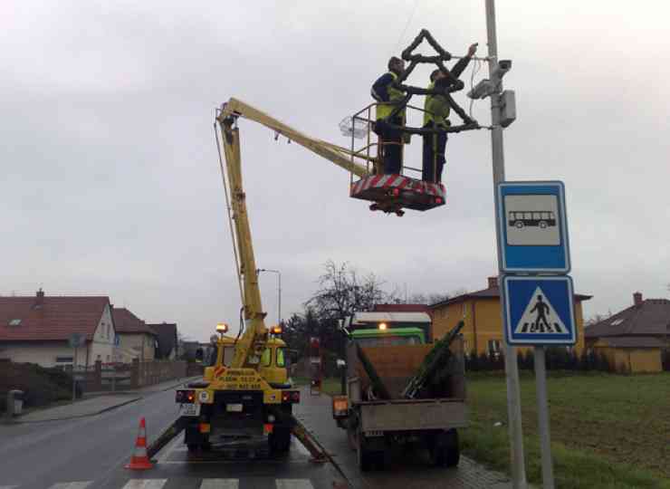 Vánoční výzdoby a osvětlení